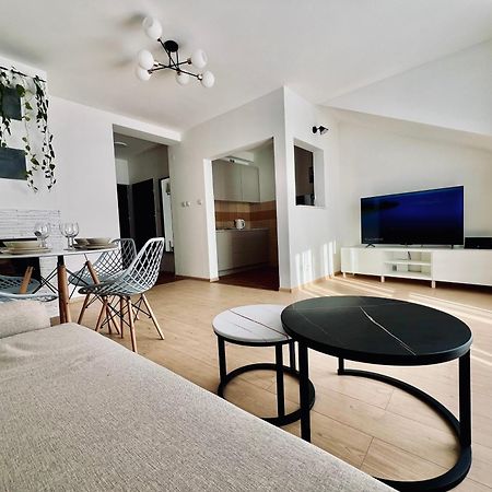 Apartament Wisteria Przemysl Bagian luar foto