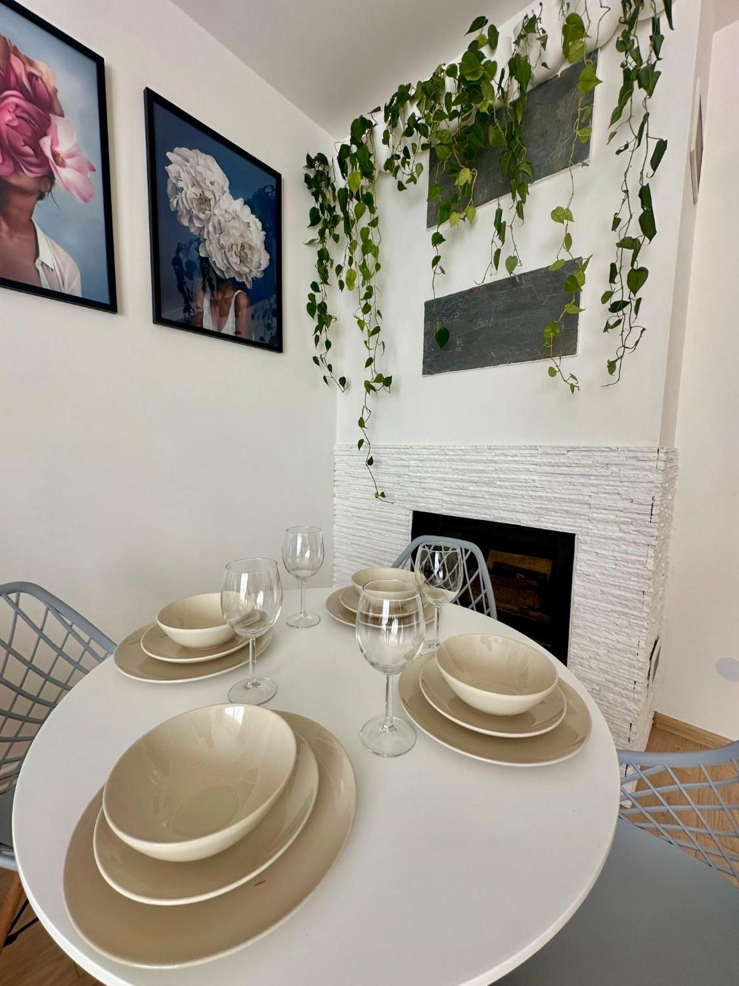 Apartament Wisteria Przemysl Bagian luar foto