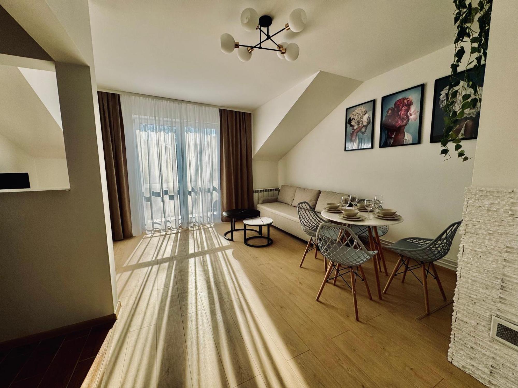 Apartament Wisteria Przemysl Bagian luar foto